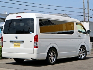 ハイエースワゴンワゴン　GL　１０人乗り　ホワイト　内装架装　ＦＤ－ＢＯＸ